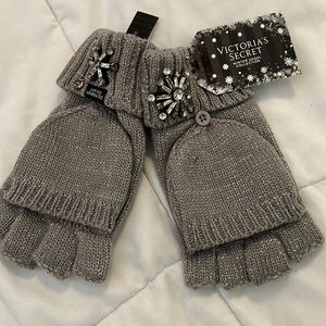 New!!! Victoria Secret Mittens. Winter Angel collection